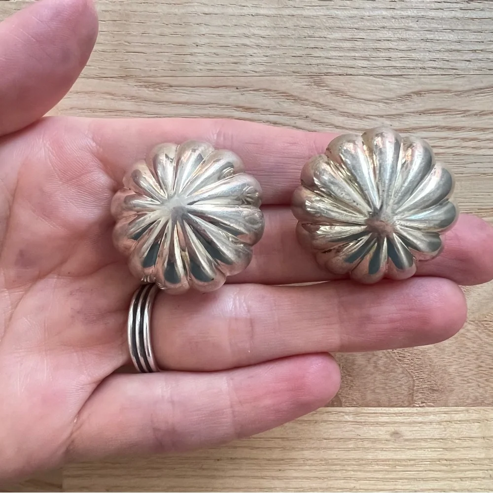 Vintage jondell Puffy 925 Sterling Silver Button Earrings